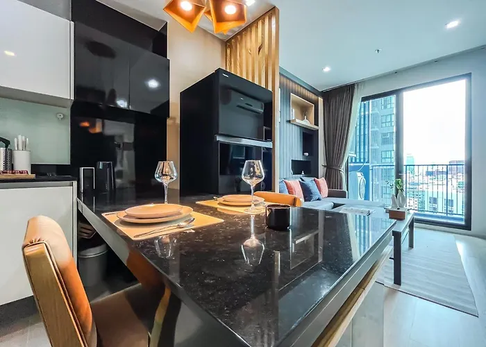 Near Mrt L Modern 2br L Pool And Gym L Sontana Apartamento Bangkok
