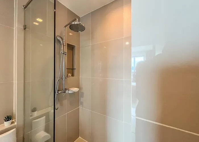 Near Mrt L Modern 2br L Pool And Gym L Sontana Bangkok