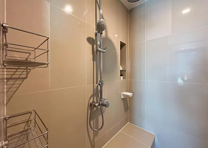Near Mrt L Modern 2br L Pool And Gym L Sontana Apartamento