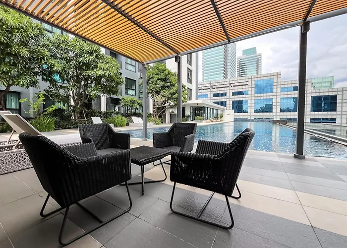 Near Mrt L Modern 2br L Pool And Gym L Sontana * Bangkok